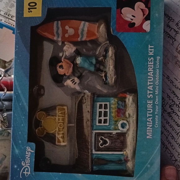 Disney Other Disney Aloha Mickey Miniature Statuaries Kit Poshmark